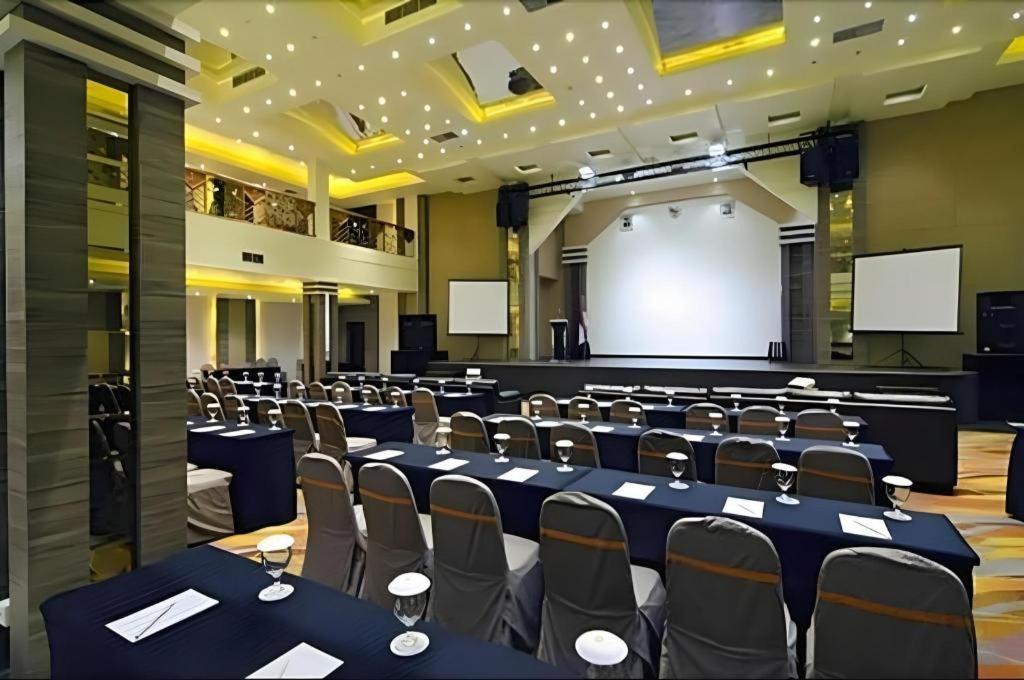 Aria Barito Hotel Banjarmasin  Exterior photo