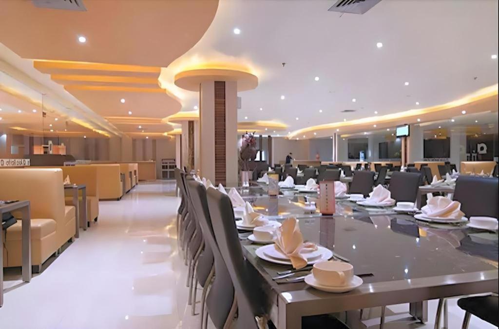 Aria Barito Hotel Banjarmasin  Exterior photo